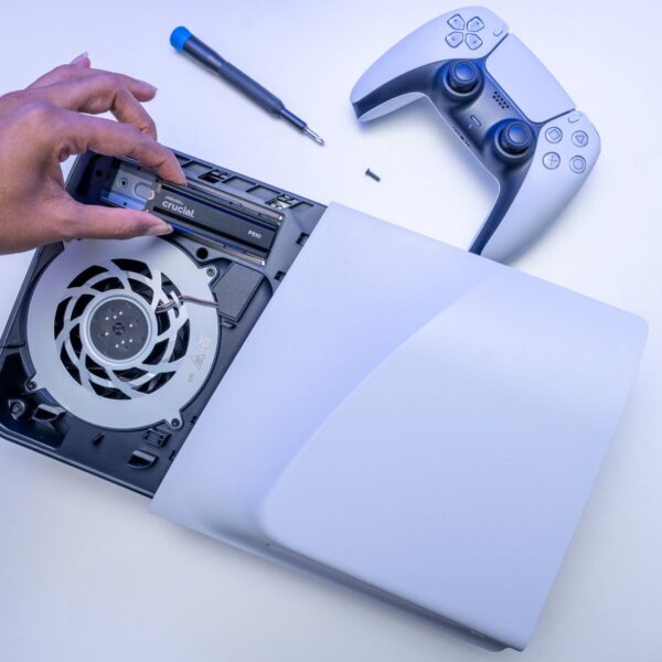 CT2000P510SSD5_Crucial-P510-2TB-M.2-Gen5-with-Heatsink-NVMe-3D-NAND-SSD_wr_06a Crucial P510 1TB M.2 Gen5 Heatsink NVMe 3D NAND SSD