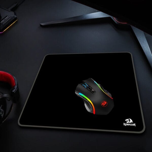 RD-P031_wr_07a REDRAGON MOUSEPAD FLICK LARGE 400X450 BLACK